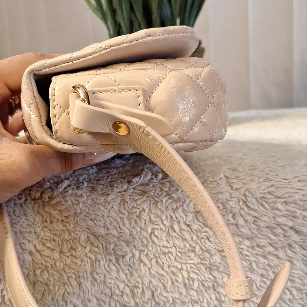 Gorgeous Versace Greca Goddess Leather Bag - Picture 9 of 14